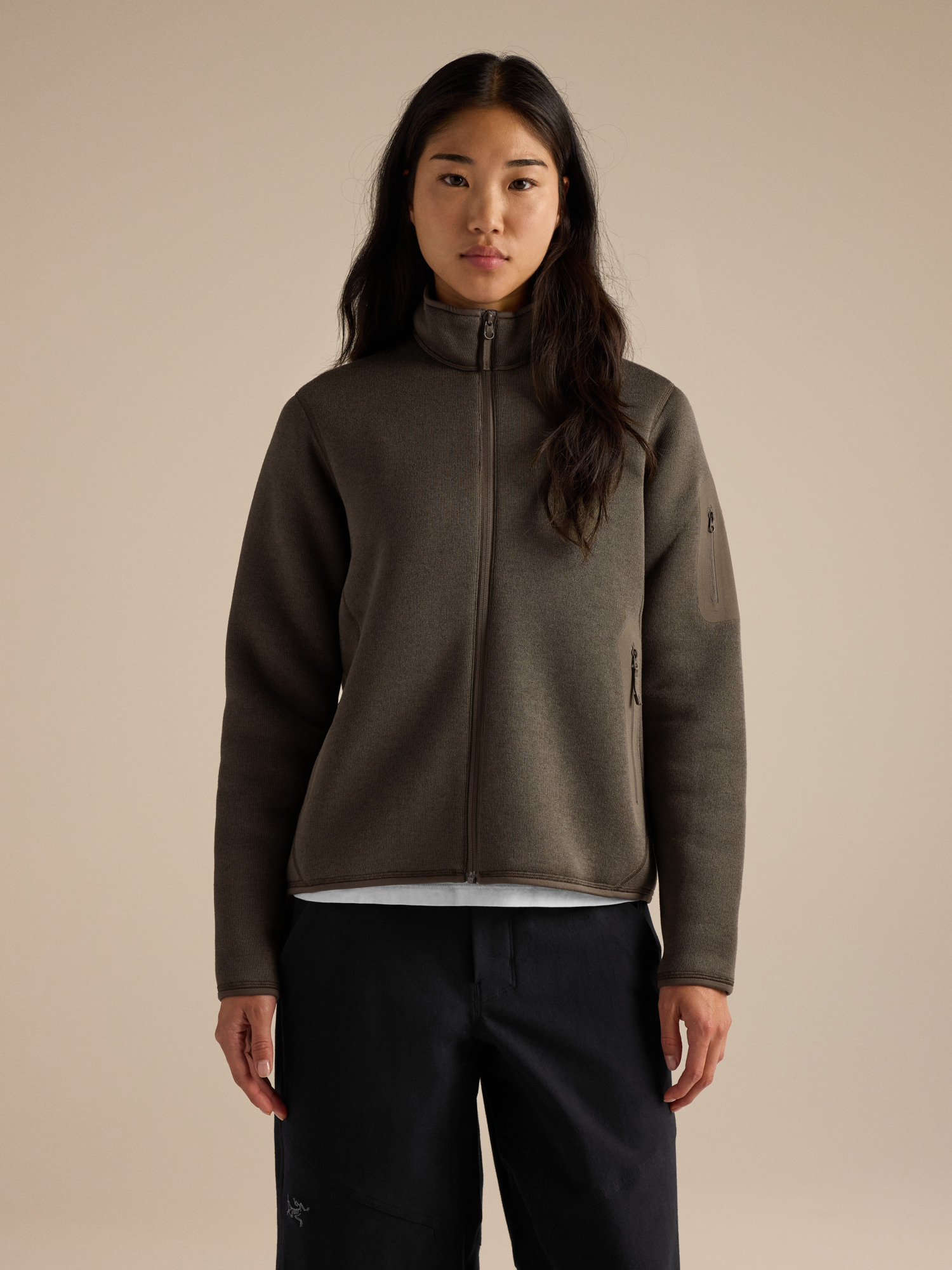 Brown Fleece Jacket for a Warm Mid-Layer Brown Fleece Jacket for a Warm Mid-Layer — Winter Hiking Outfits