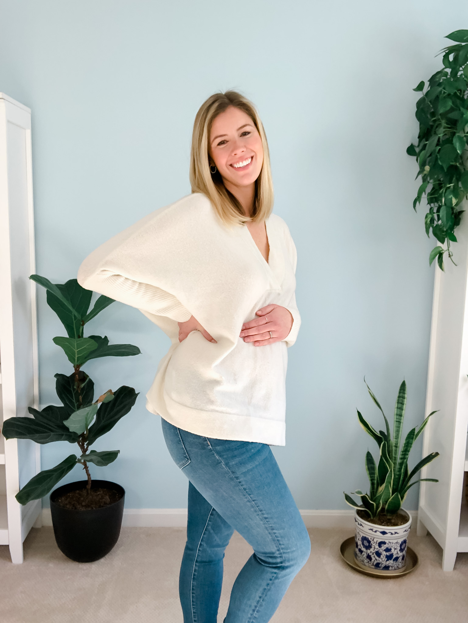 Casual Cream Knit Sweater and Denim Maternity Look — Winter Maternity Outfits
