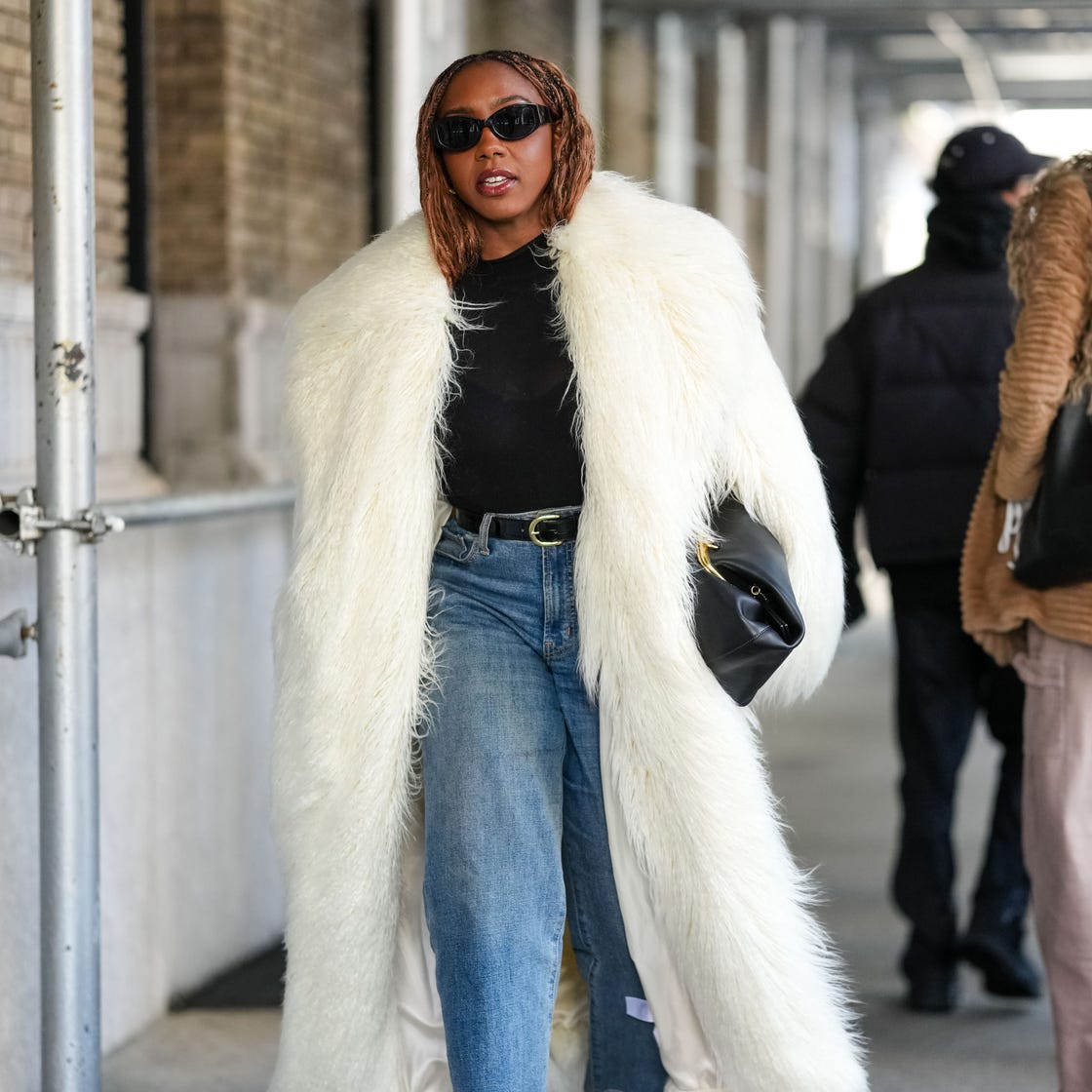Floor-Length White Faux Fur Coat for Dramatic Street Style — Faux Fur Coat Outfits