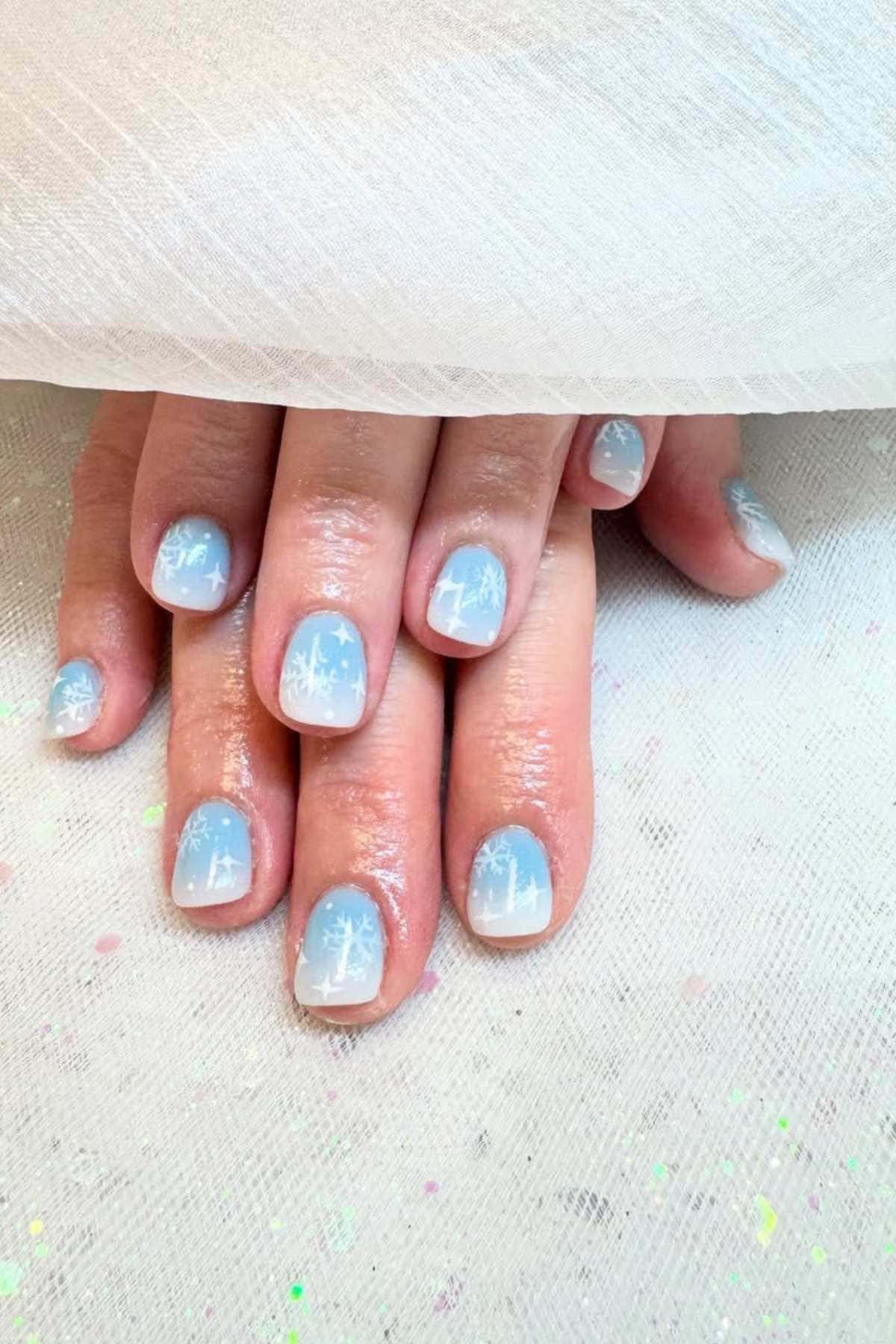 Light Blue Gradient Snowflakes Light Blue Gradient Snowflakes — Short Winter Acrylic Nails