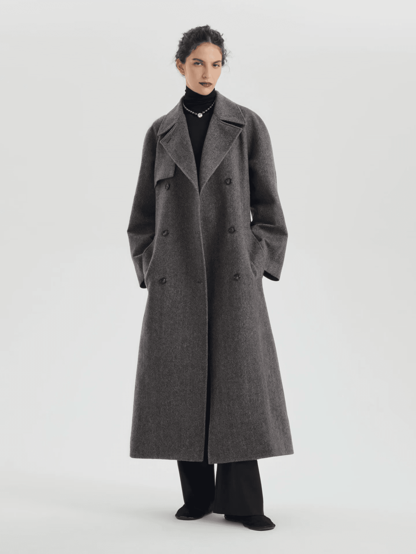 Longline Wool Blend Coat for Sophisticated Winter Workwear Longline Wool Blend Coat for Sophisticated Winter Workwear — Warm Winter Outfits