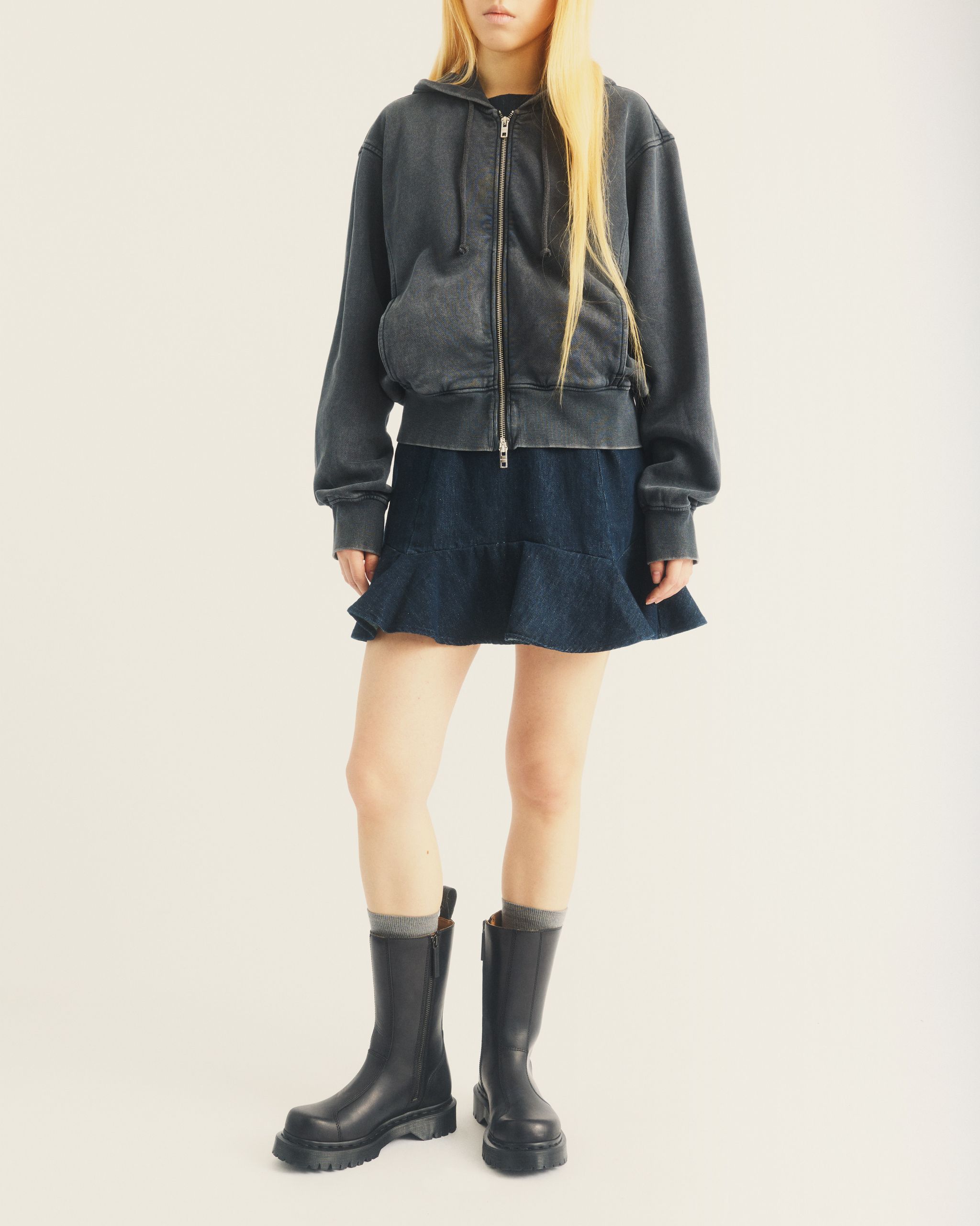 Chunky Platform Boots with Denim Mini Skirt and Hoodie — Chelsea Boots Outfits