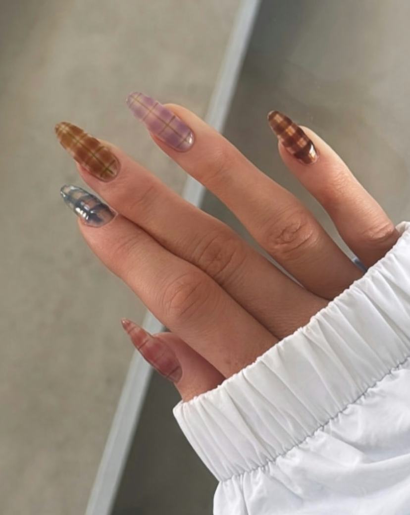 Fall Leaves Embedded Coffin Nails Fall Leaves Embedded Coffin Nails — Fall to Winter Nails