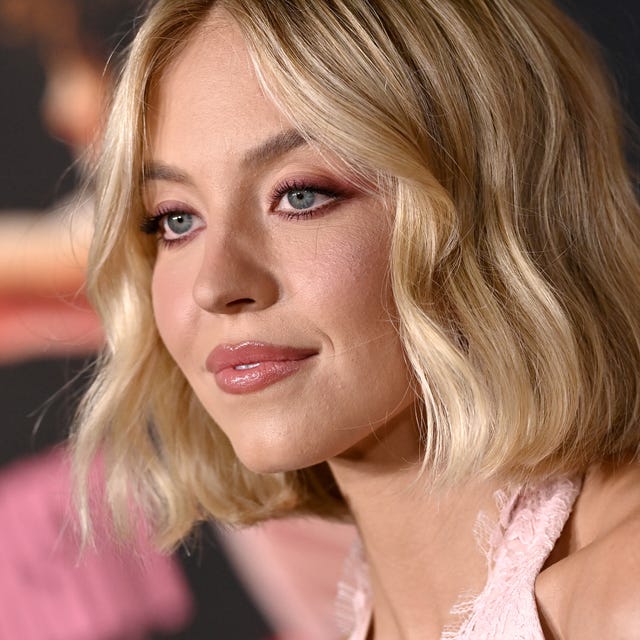 Tousled Ash Blonde Lob With Curtain Bangs — Winter Lob Haircuts