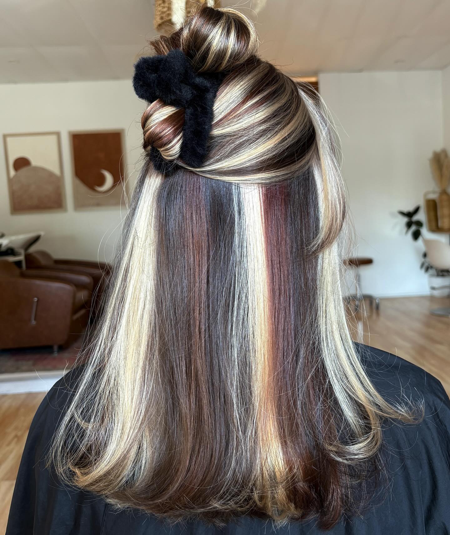 Brown Base With Bold Highlights Brown Base With Bold Highlights — Fall to Winter Hair Colors