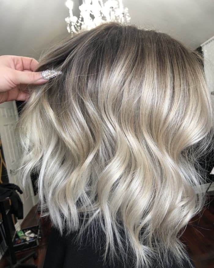 Dark Brown to Light Brown Chin Lob Dark Brown to Light Brown Chin Lob — Winter Ombre Hair