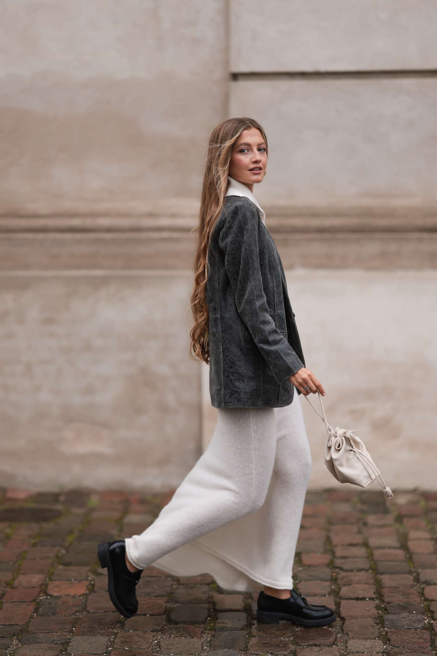 Textured Grey Blazer with White Turtleneck and Straight-Leg Pants Textured Grey Blazer with White Turtleneck and Straight-Leg Pants — Winter Business Casual Outfits