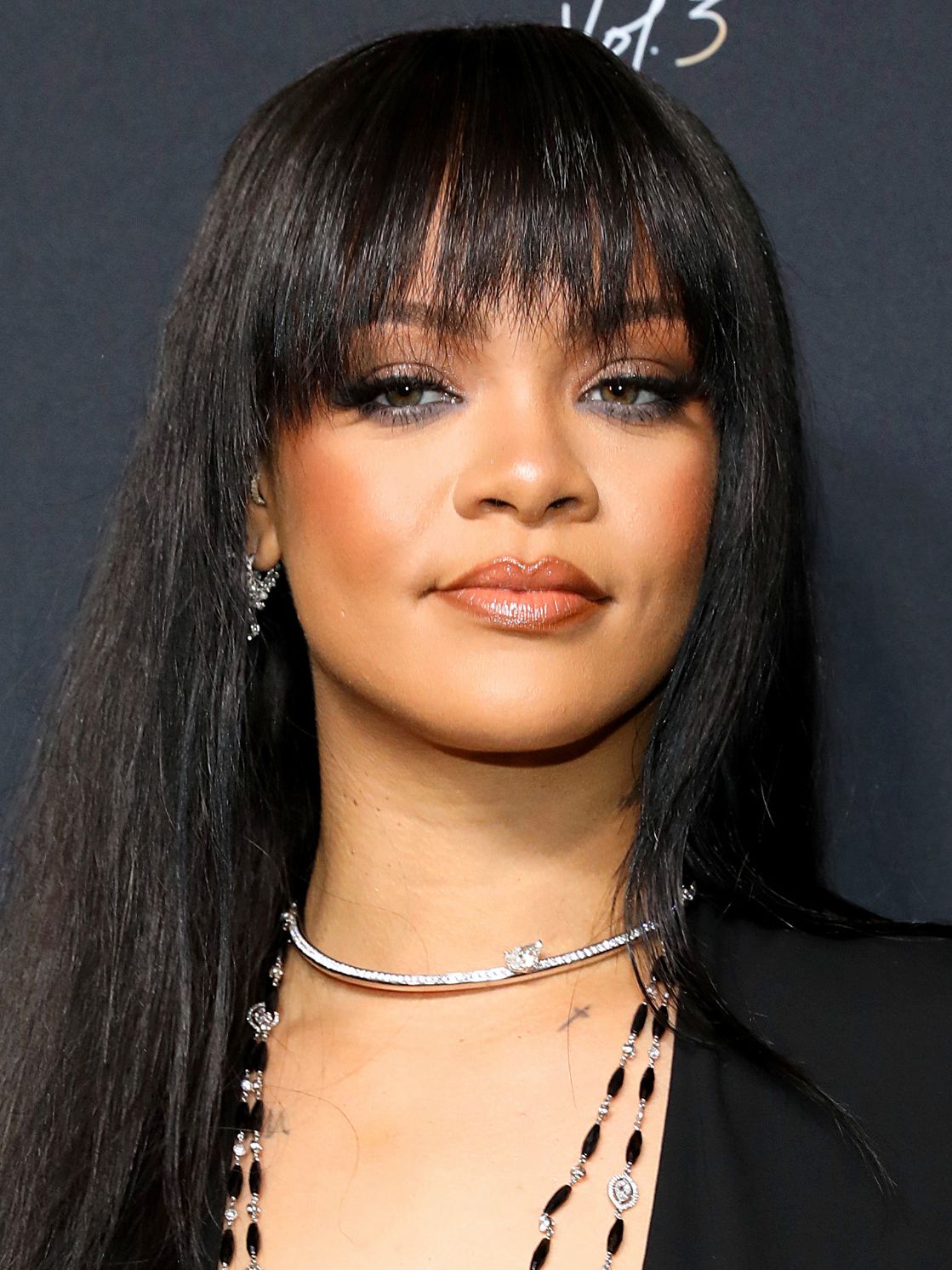 Long Straight Hair With Blunt Bangs Long Straight Hair With Blunt Bangs — Winter Haircuts for Black Women