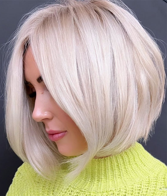 Voluminous Ash Blonde Bob With Side Bangs — Winter Bob Haircuts
