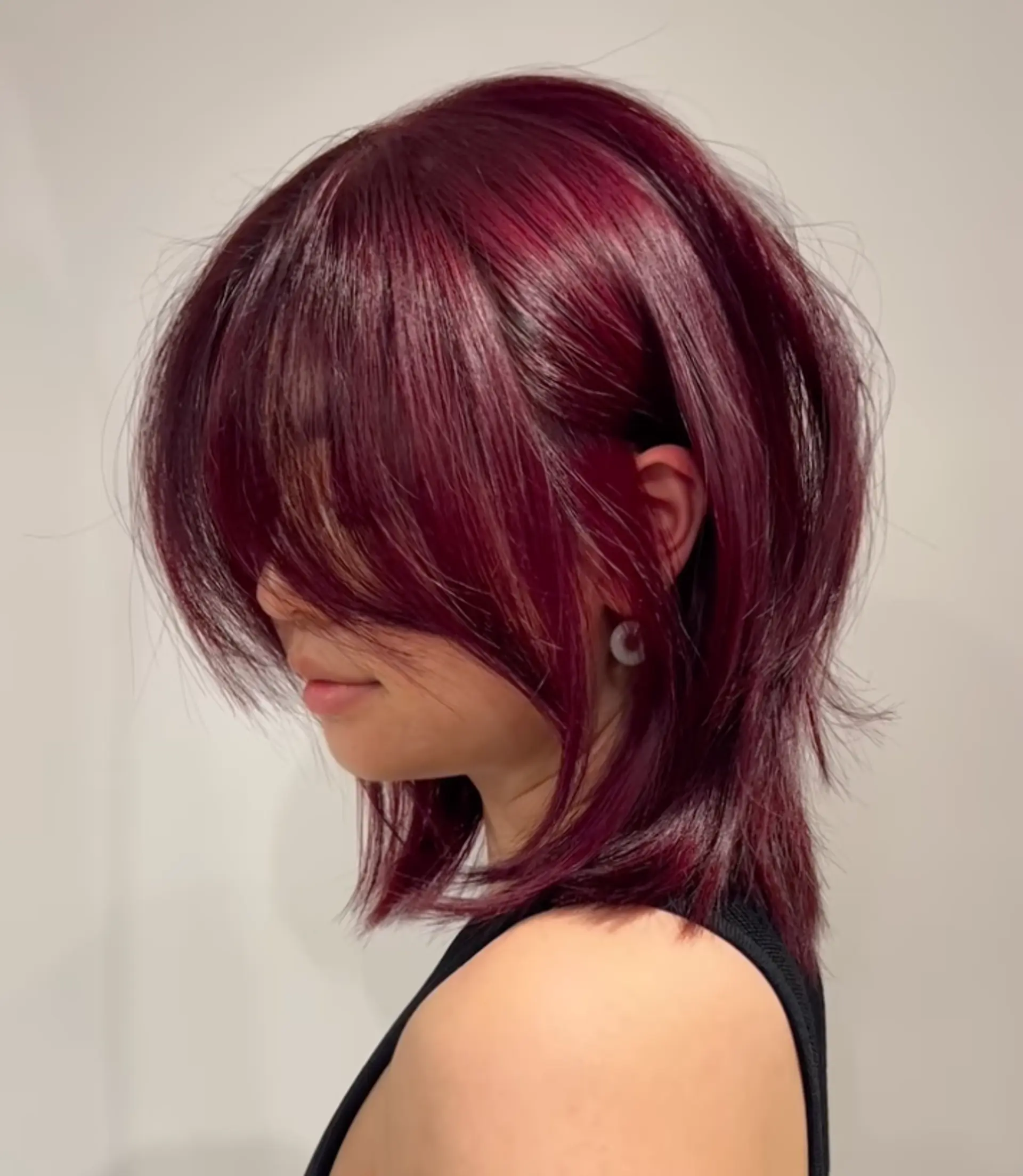 Vibrant Burgundy Bob With Blunt Bangs Vibrant Burgundy Bob With Blunt Bangs — Burgundy Hair Color