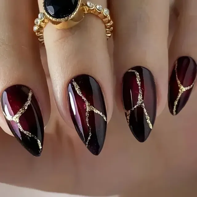 Burgundy with Cracked Gold Lines Burgundy with Cracked Gold Lines — Fall to Winter Nails