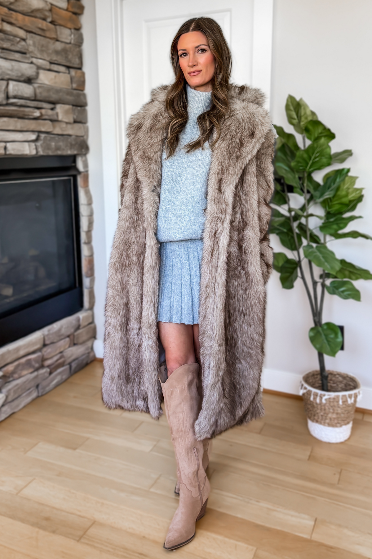 Emerald Green Faux Fur Jacket for Bold Evening Chic — Faux Fur Coat Outfits
