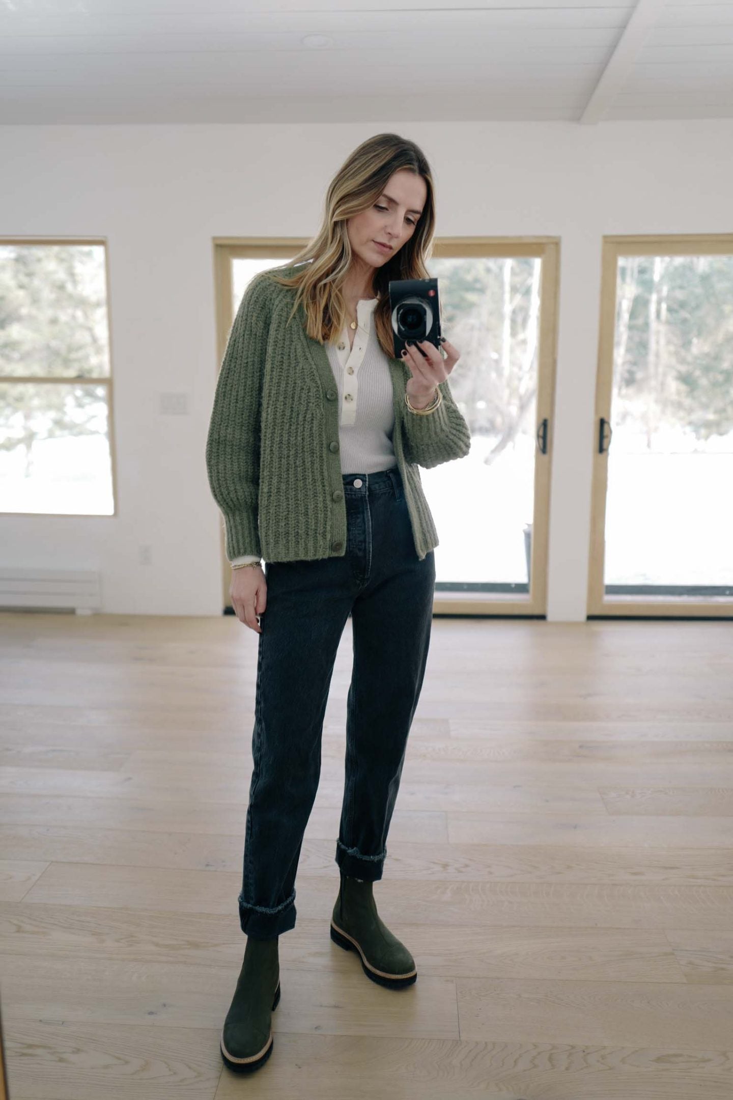 Chunky Knit Cardigan for Cozy Green Ensemble Chunky Knit Cardigan for Cozy Green Ensemble — Warm Winter Outfits