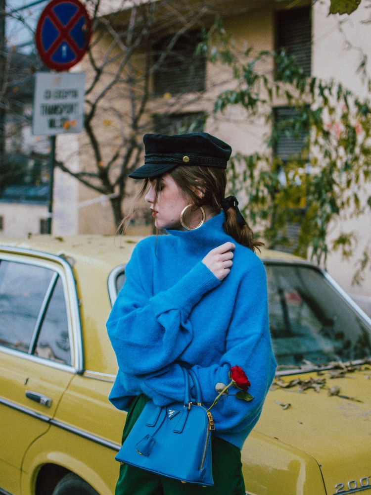 Bright Blue Oversized Turtleneck with Green Skirt and Black Cap — Oversized Sweater Outfits
