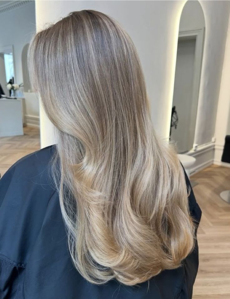 Platinum Blonde with Subtle Root Shadow Platinum Blonde with Subtle Root Shadow — Winter Hair Colors for Blondes