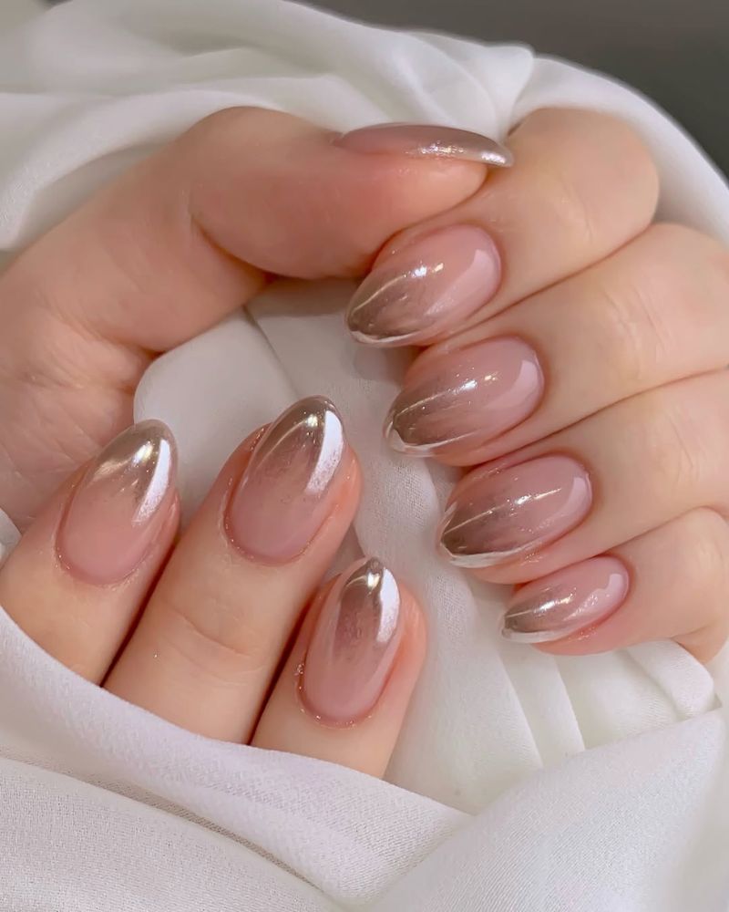 Metallic Line Nude Pink Champagne Ombre Oval Nails Metallic Line Nude Pink Champagne Ombre Oval Nails — Winter Ombre Nails