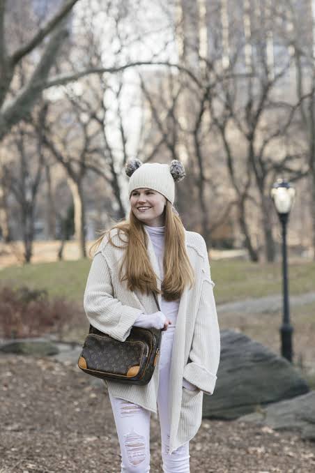 All-White Knit Cardigan Ensemble with Pompom Beanie All-White Knit Cardigan Ensemble with Pompom Beanie — Comfy Winter Outfits