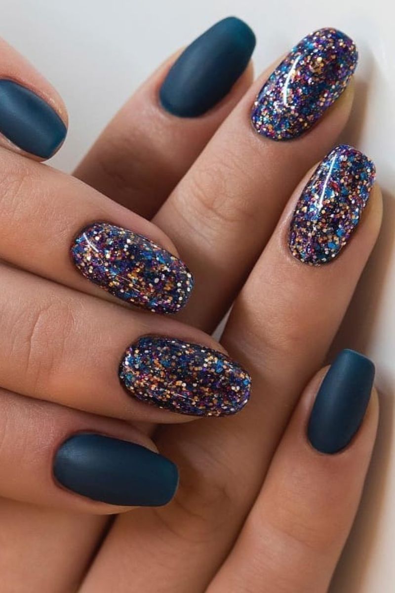 Deep Teal Multi-Colored Glitter Deep Red Magnetic Cat-Eye Oval Nails Deep Teal Multi-Colored Glitter Deep Red Magnetic Cat-Eye Oval Nails — Winter Vacation Nails