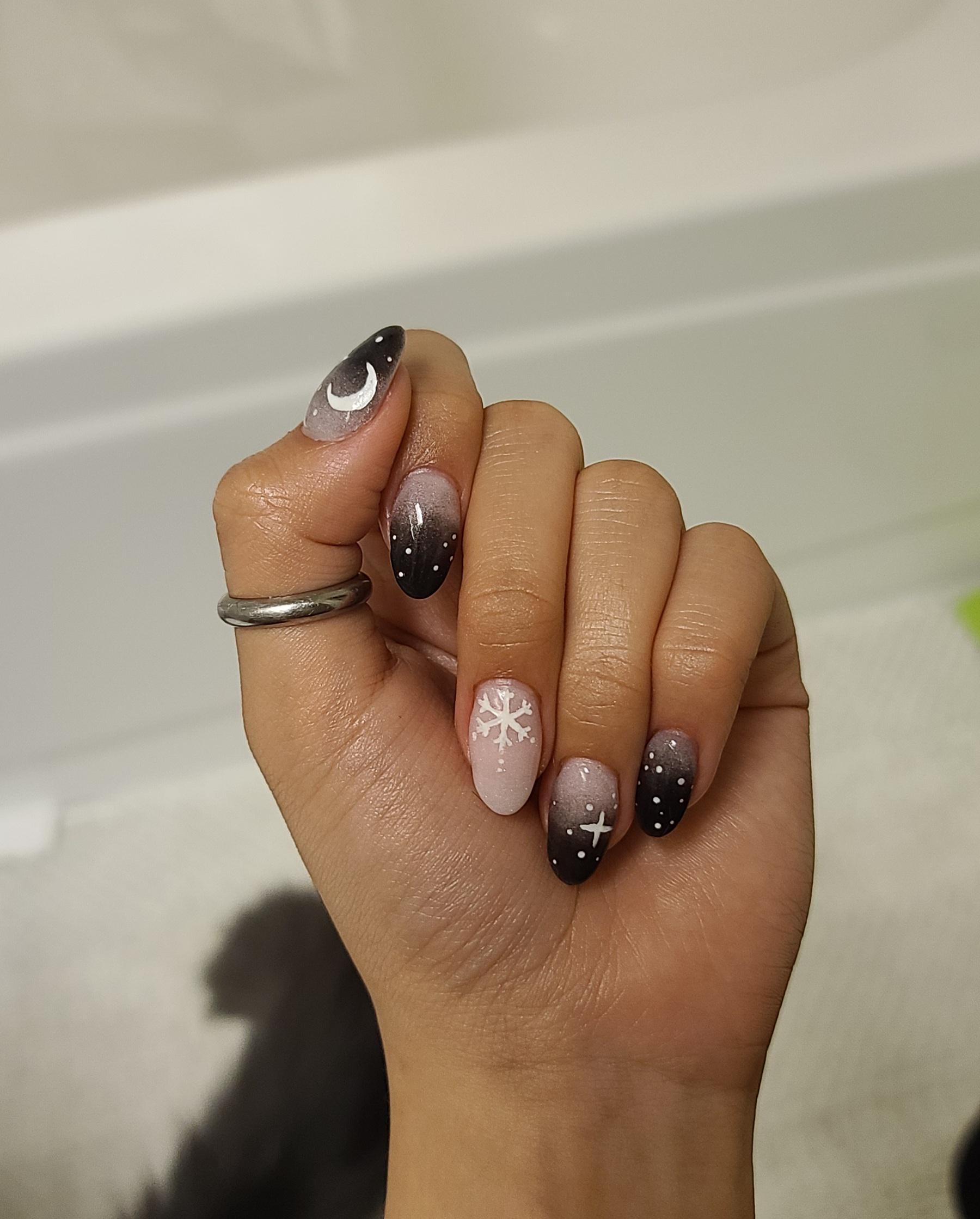 Black Pink Gradient Snowflake Almonds Black Pink Gradient Snowflake Almonds — Winter Dip Powder Nails