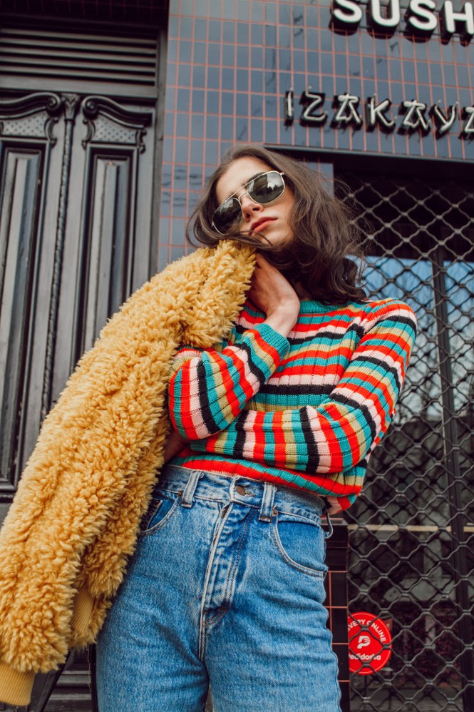 Blue Quilted Velvet Coat for a Dramatic Winter Evening Blue Quilted Velvet Coat for a Dramatic Winter Evening — Colorful Winter Outfits