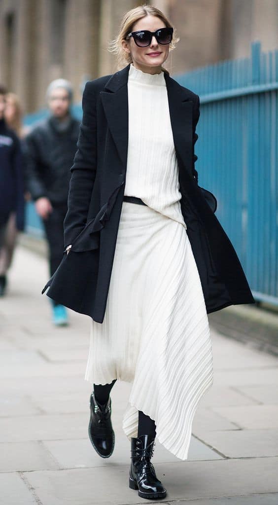 Polished Casual with Patent Boots and Pleated Skirt Polished Casual with Patent Boots and Pleated Skirt — Combat Boots Outfits