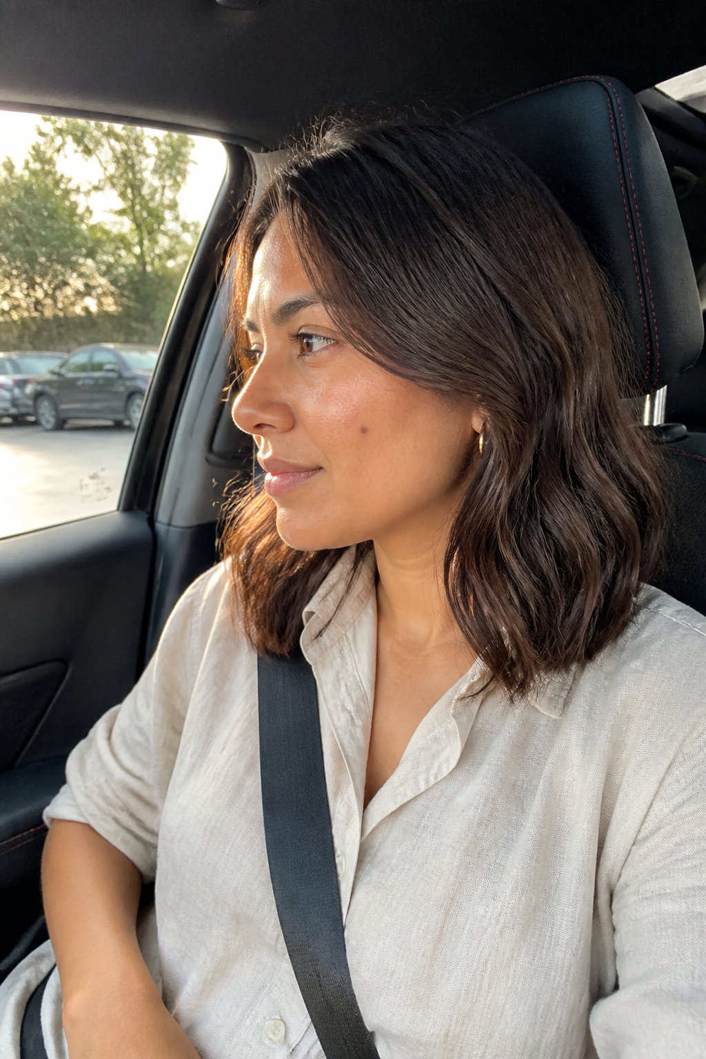 The Face-Framing Lob: Soft and Versatile The Face-Framing Lob: Soft and Versatile — trendy haircuts for women