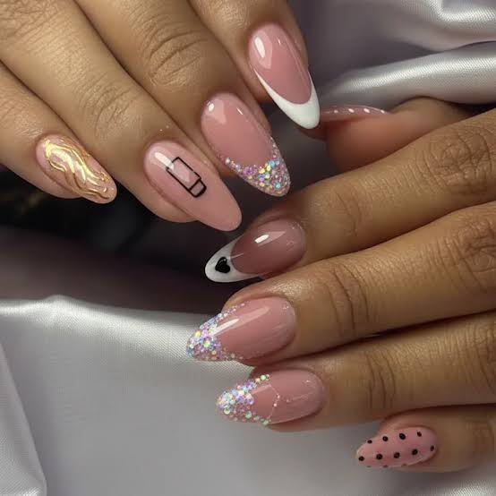 Pink Glitter Foil Outline Dot Oval Nails Pink Glitter Foil Outline Dot Oval Nails — Aesthetic Nails