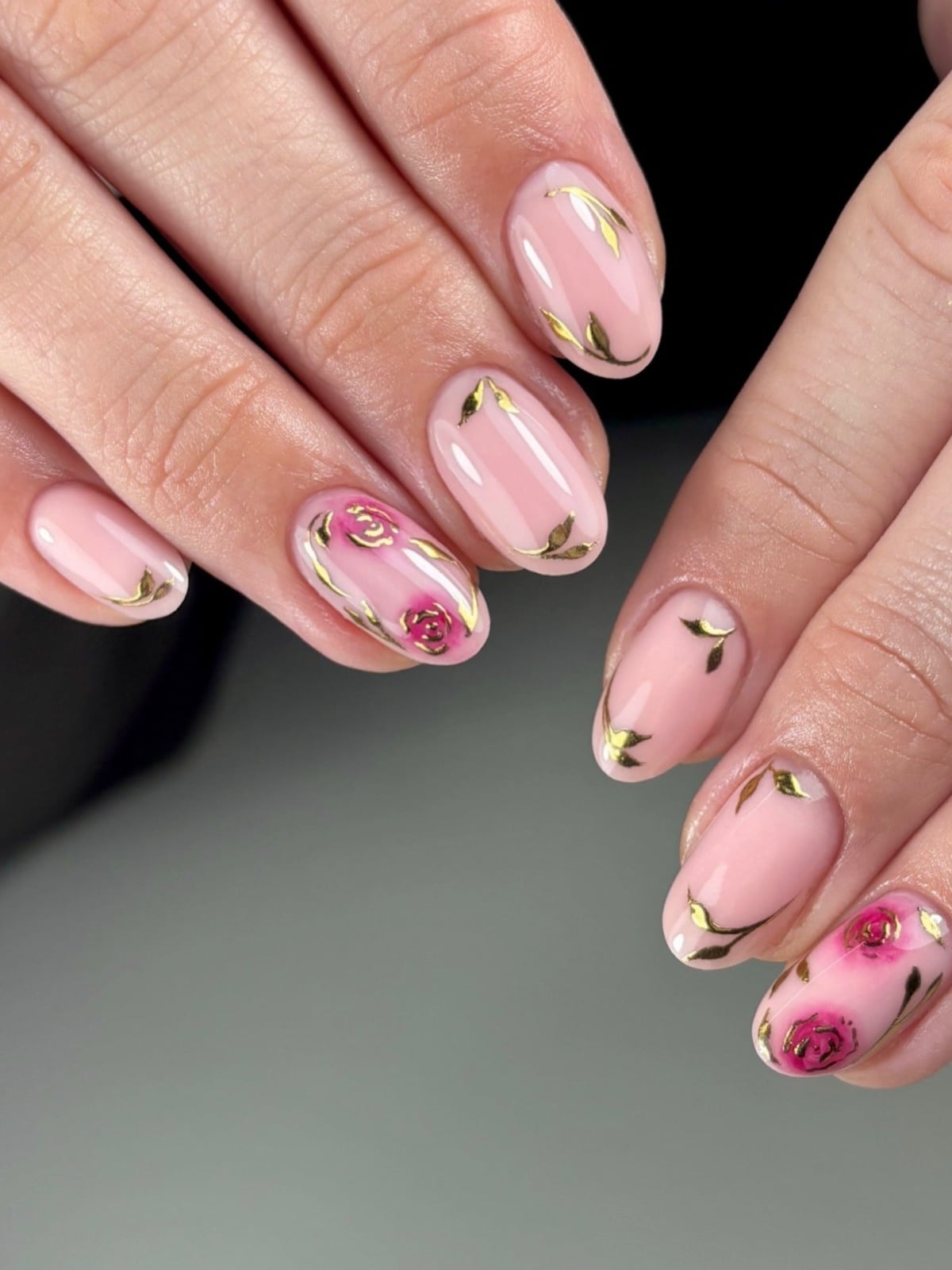 Pale Pink Gold Leaf Oval Nails Pale Pink Gold Leaf Oval Nails — Aesthetic Nails