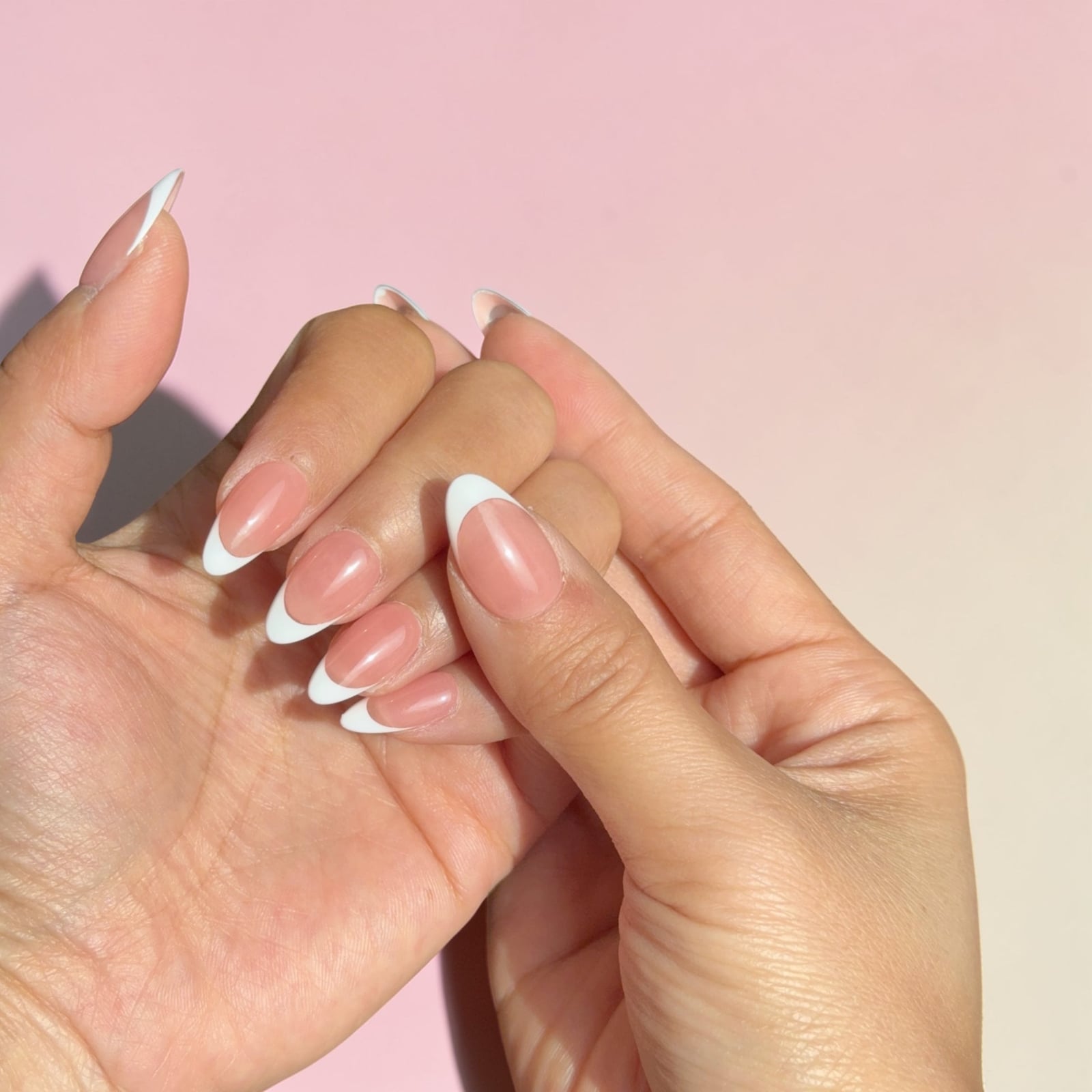 Short Almond Classic French Tip Nails, Glossy — Almond Press On Nails