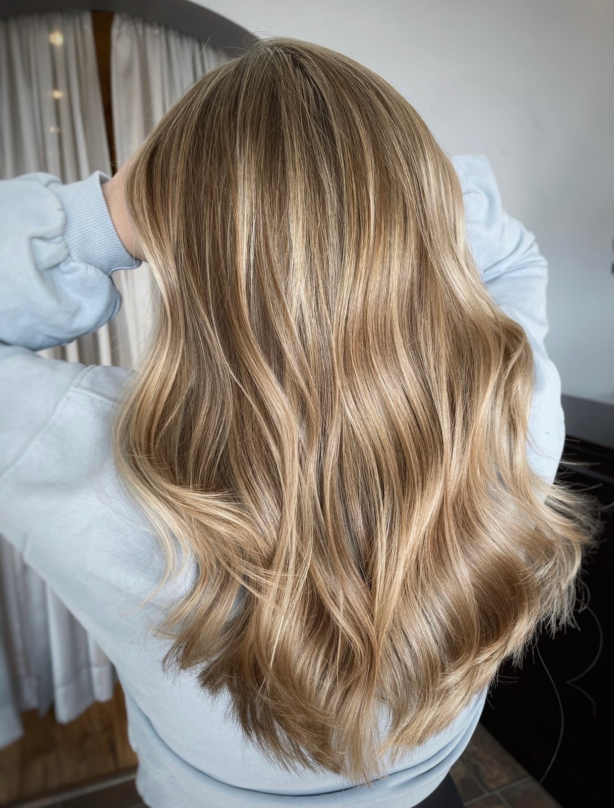 Mid-Back Medium Blonde With Fine Blonde Babylights Mid-Back Medium Blonde With Fine Blonde Babylights