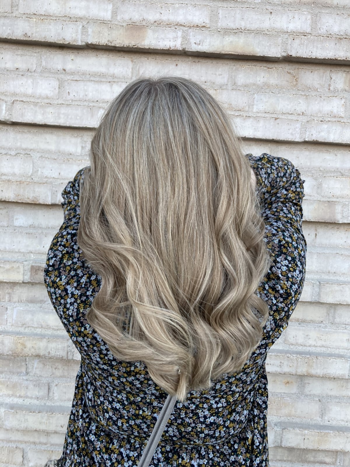 Ash Blonde Mid-Back With Natural-Looking Highlights, Wavy Ash Blonde Mid-Back With Natural-Looking Highlights, Wavy — Babylights