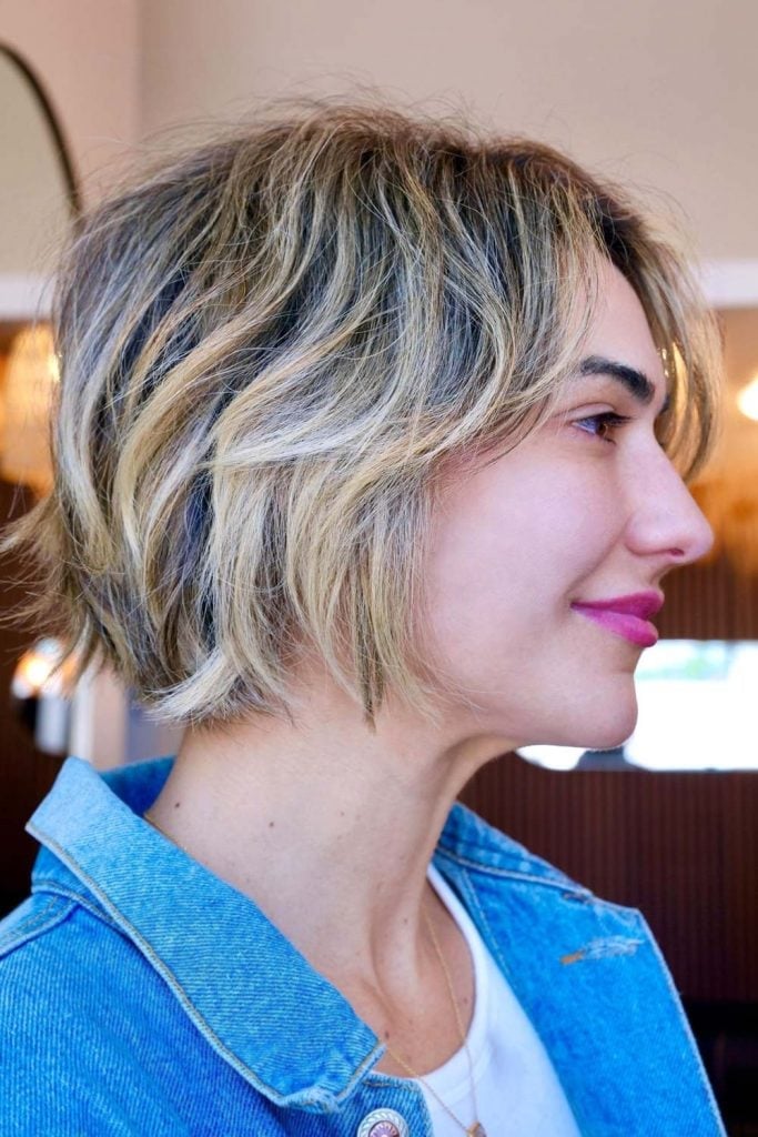 Chin Layered Bob With Brown Balayage, Wavy — Balayage Short Hair