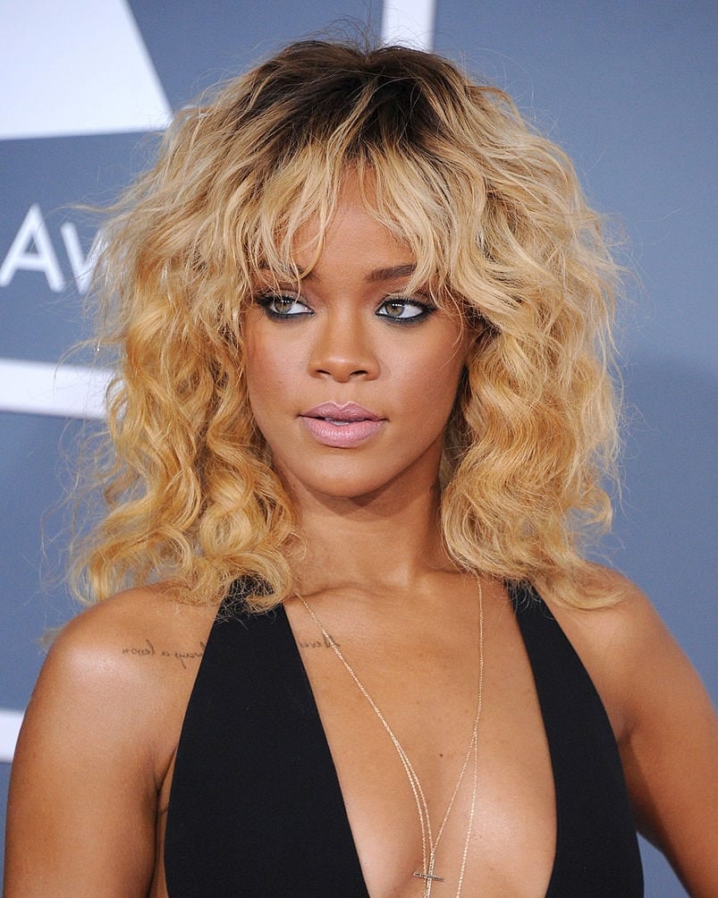 Shoulder Length Wavy Blonde With Curtain Bangs — Bangs for Curly Hair