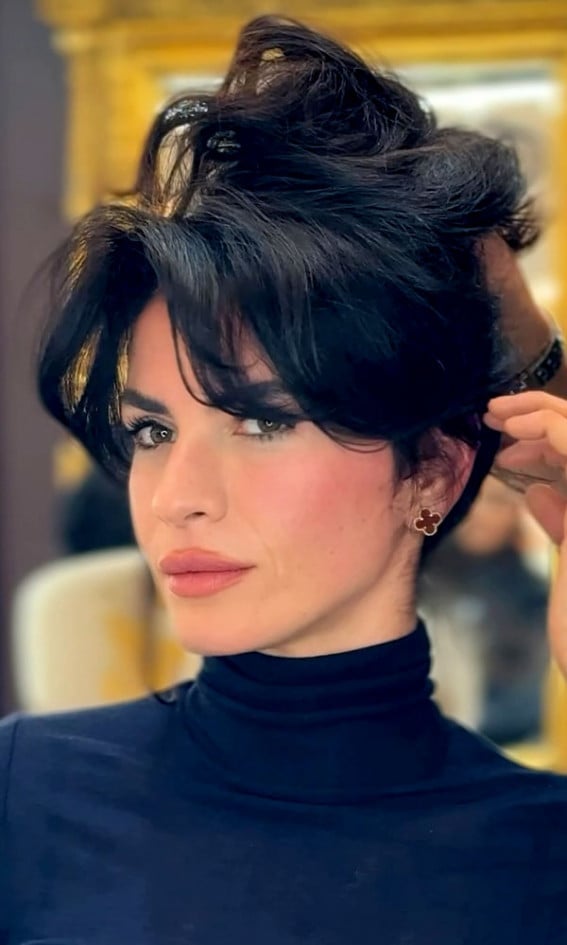 Collarbone Layers With Curtain Bangs Collarbone Layers With Curtain Bangs — Bangs Trends
