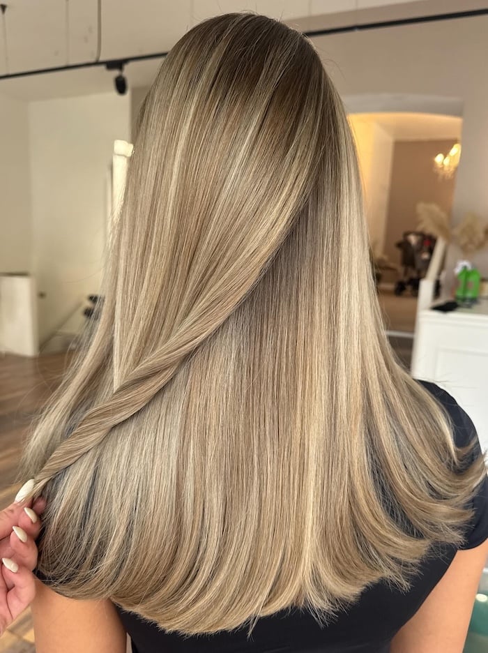 Cool Beige Blonde Sleek Blowout Cool Beige Blonde Sleek Blowout