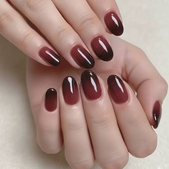 Medium Almond Cherry to Black Ombre Glossy Nails, миндаль — Black Cherry Nails