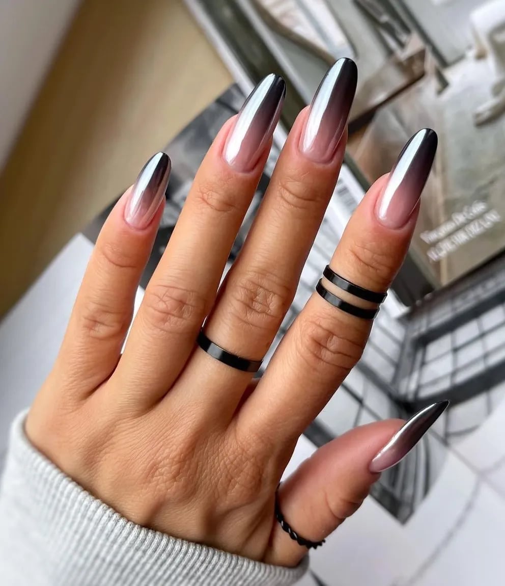 Medium-Long Almond Black to Silver Chrome Ombre Medium-Long Almond Black to Silver Chrome Ombre — Black Chrome Nails