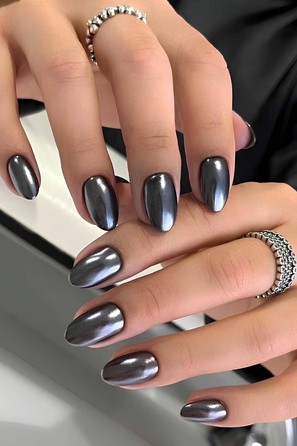 Almond Oval Dark Gray High-Shine Chrome Almond Oval Dark Gray High-Shine Chrome — Black Chrome Nails