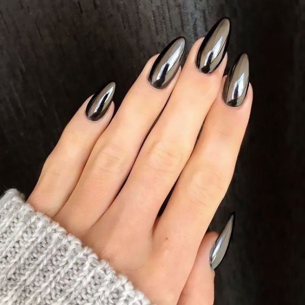 Medium Almond Flawless Black Chrome Medium Almond Flawless Black Chrome — Black Chrome Nails