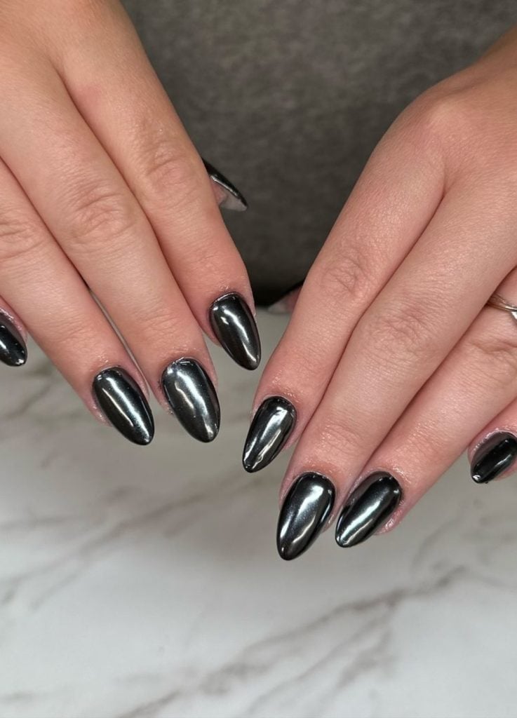 Medium Almond Black Chrome Futuristic Look Medium Almond Black Chrome Futuristic Look — Black Chrome Nails