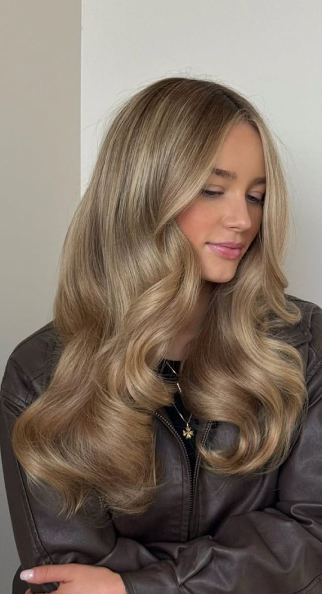 Collarbone Beige Blonde Balayage With Hollywood Waves, Wavy Collarbone Beige Blonde Balayage With Hollywood Waves, Wavy