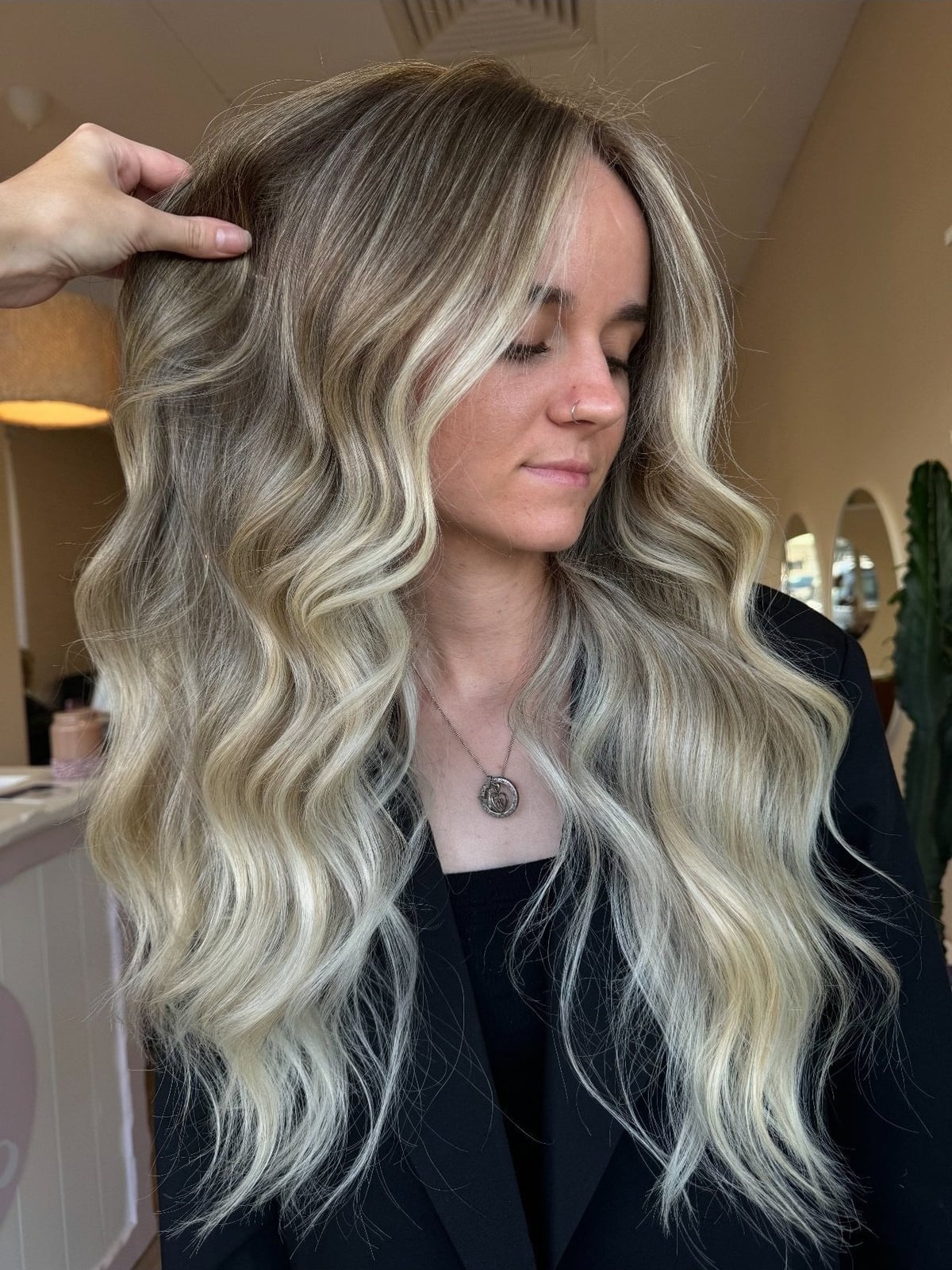 Mid-Back Ash Blonde Balayage With Glossy Waves, Wavy Mid-Back Ash Blonde Balayage With Glossy Waves, Wavy