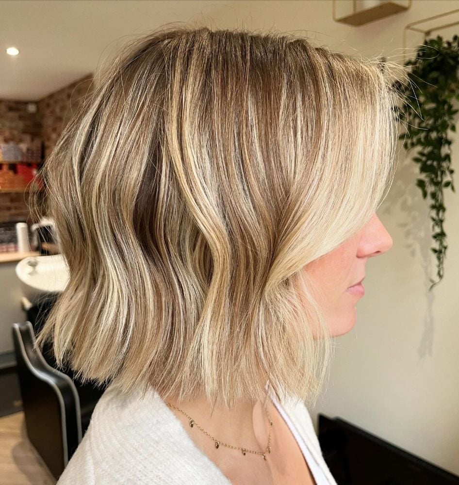 Collarbone Blonde Balayage Bob With Curtain Bangs, Wavy Fine Collarbone Blonde Balayage Bob With Curtain Bangs, Wavy Fine