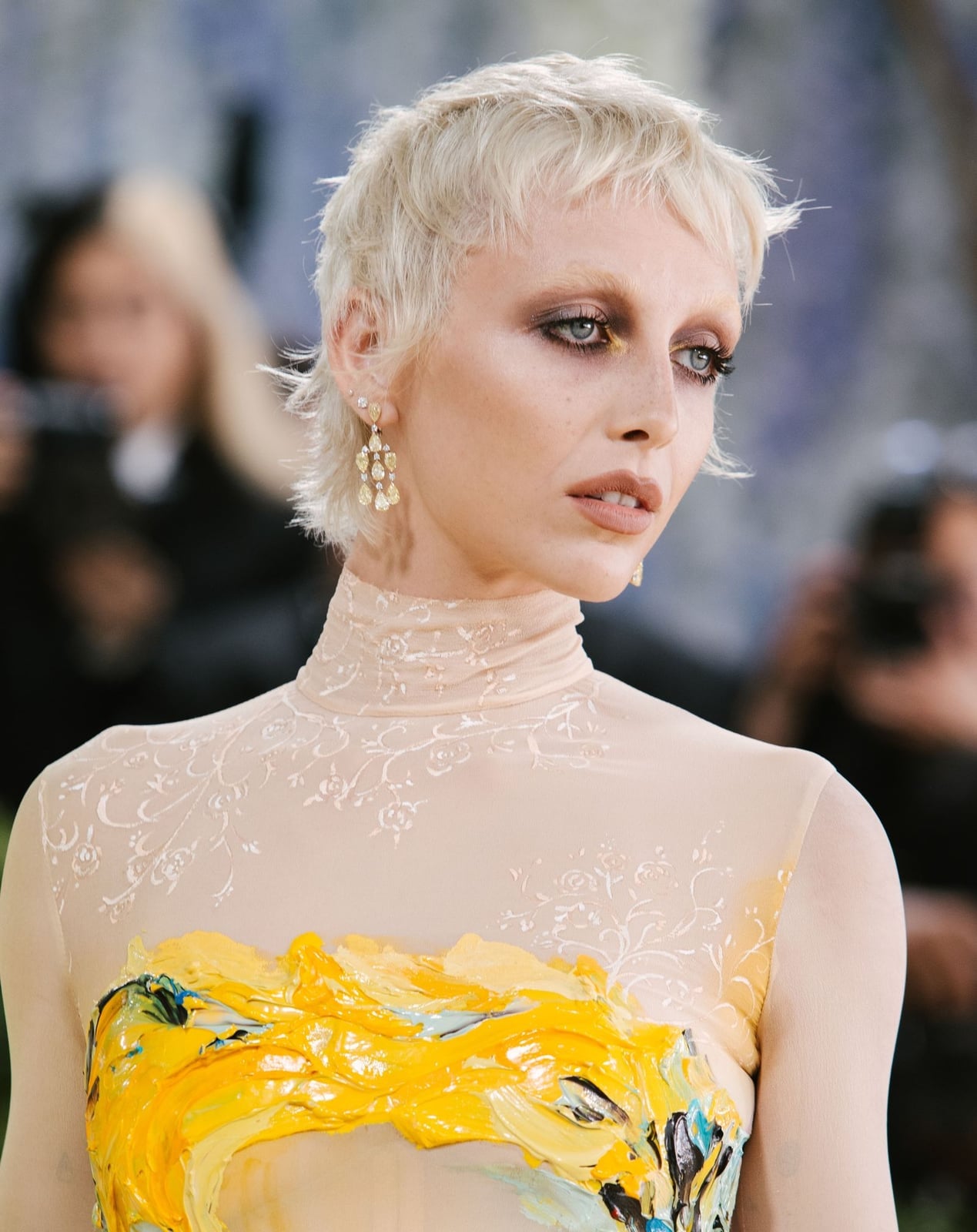Textured Platinum Blonde Pixie Cut Textured Platinum Blonde Pixie Cut — Blonde Hair Trends