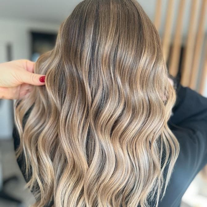 Collarbone Neutral Blonde Balayage Collarbone Neutral Blonde Balayage — Blonde Hair Trends