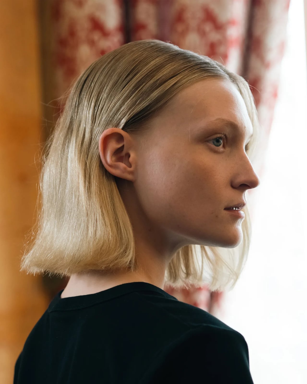 Chin Length Ash Blonde Blunt Bob, Straight, Styled In An Air-Dried Chin Length Ash Blonde Blunt Bob, Straight, Styled In An Air-Dried — Blonde Hair Trends