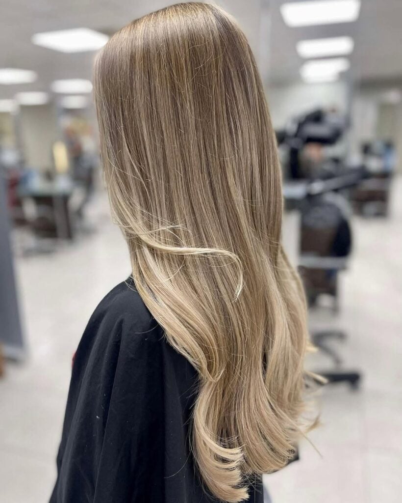 Mid-Back Ash Blonde Balayage With Darker Roots Mid-Back Ash Blonde Balayage With Darker Roots — Blonde Hair Trends