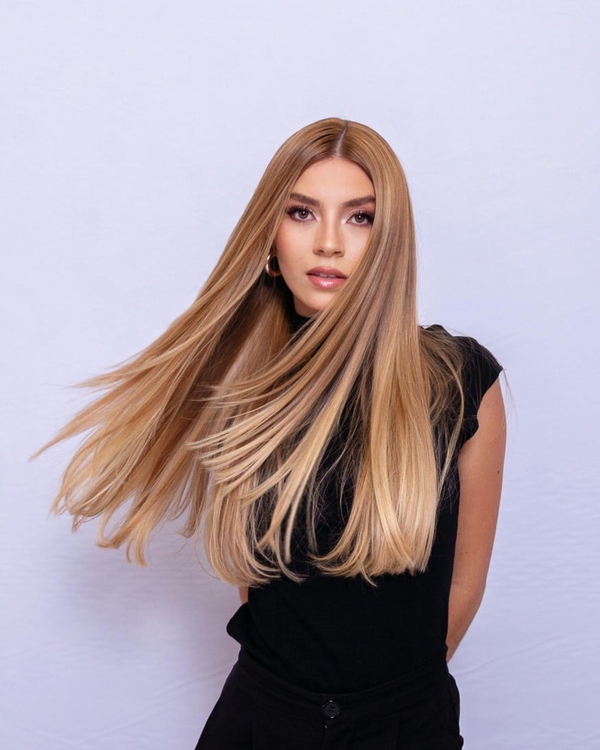 Mid-Back Neutral Blonde With Highlights Mid-Back Neutral Blonde With Highlights — Blonde Hair Trends