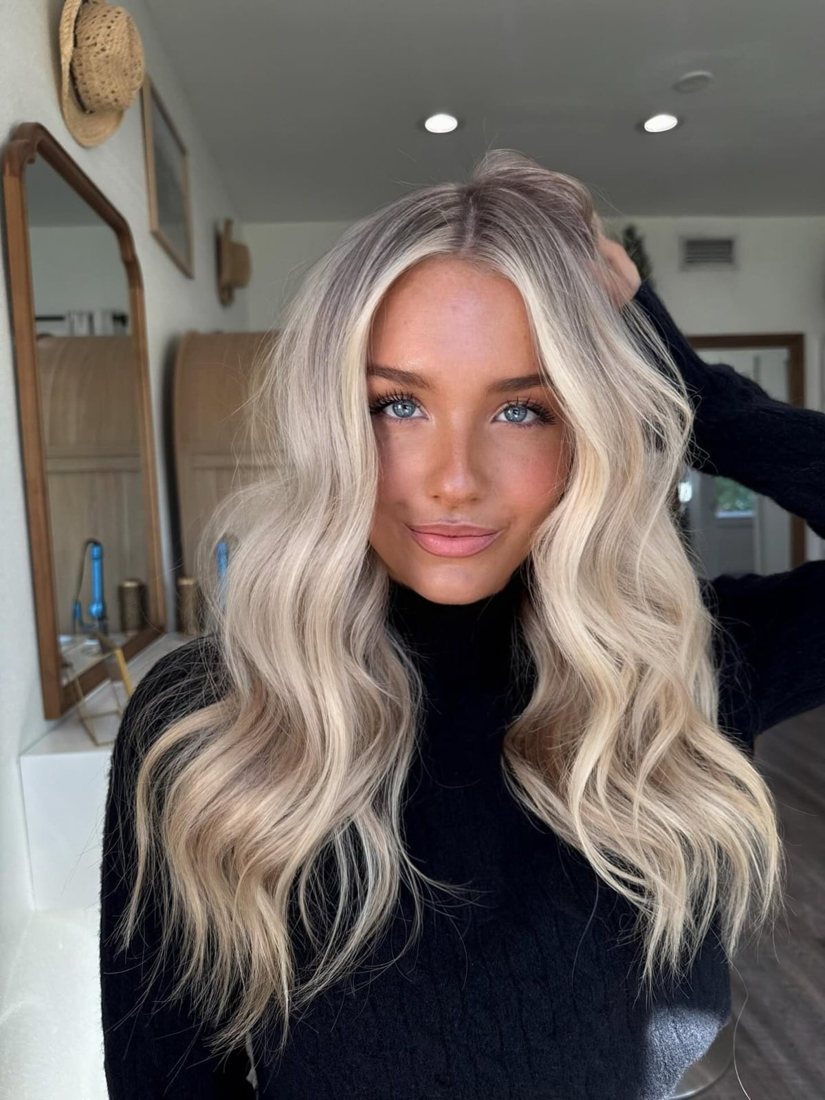 Collarbone Ash Blonde Highlights With Curtain Bangs