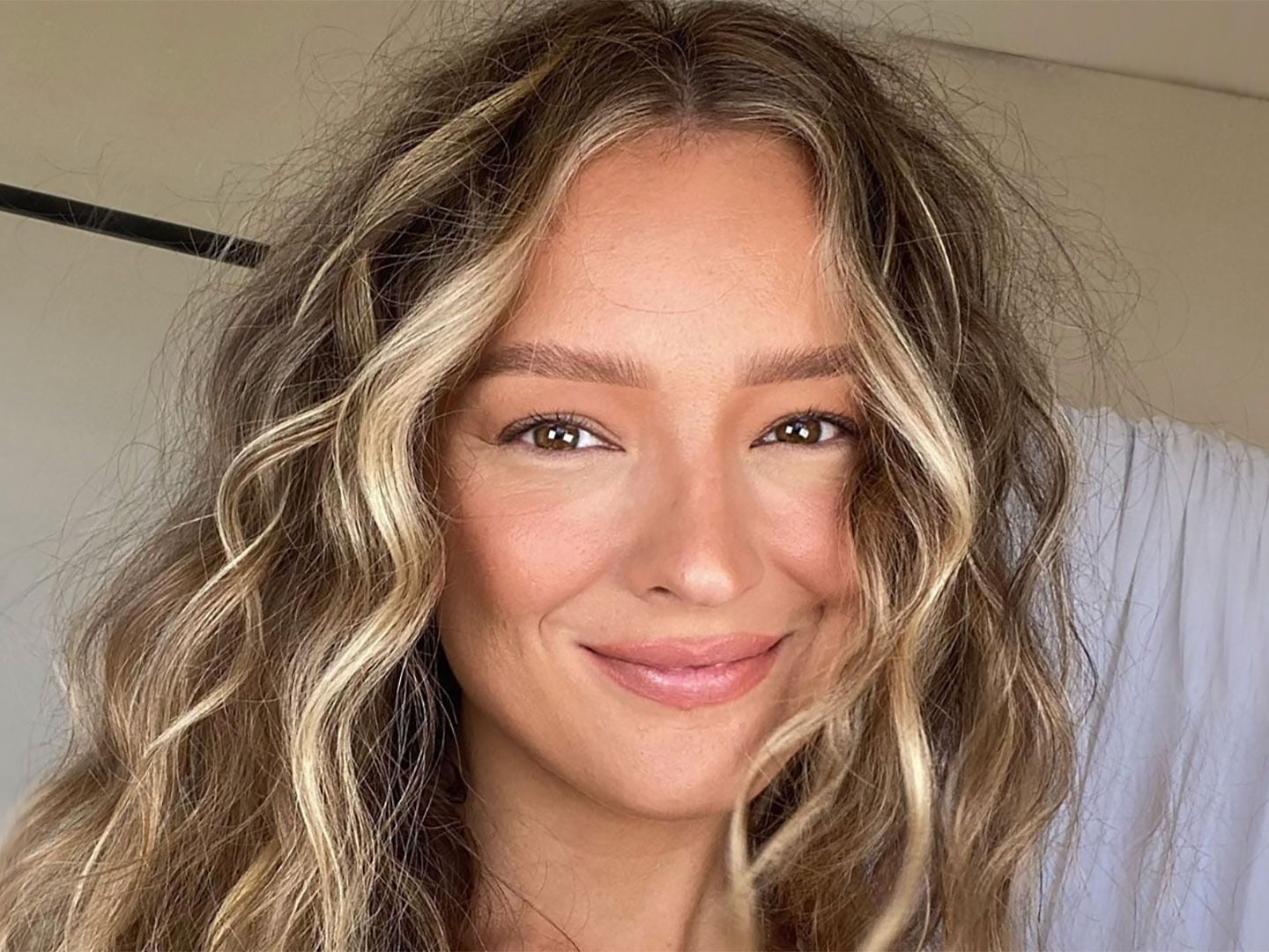 Mid-Back Blonde Highlights On Brown Base Contrast